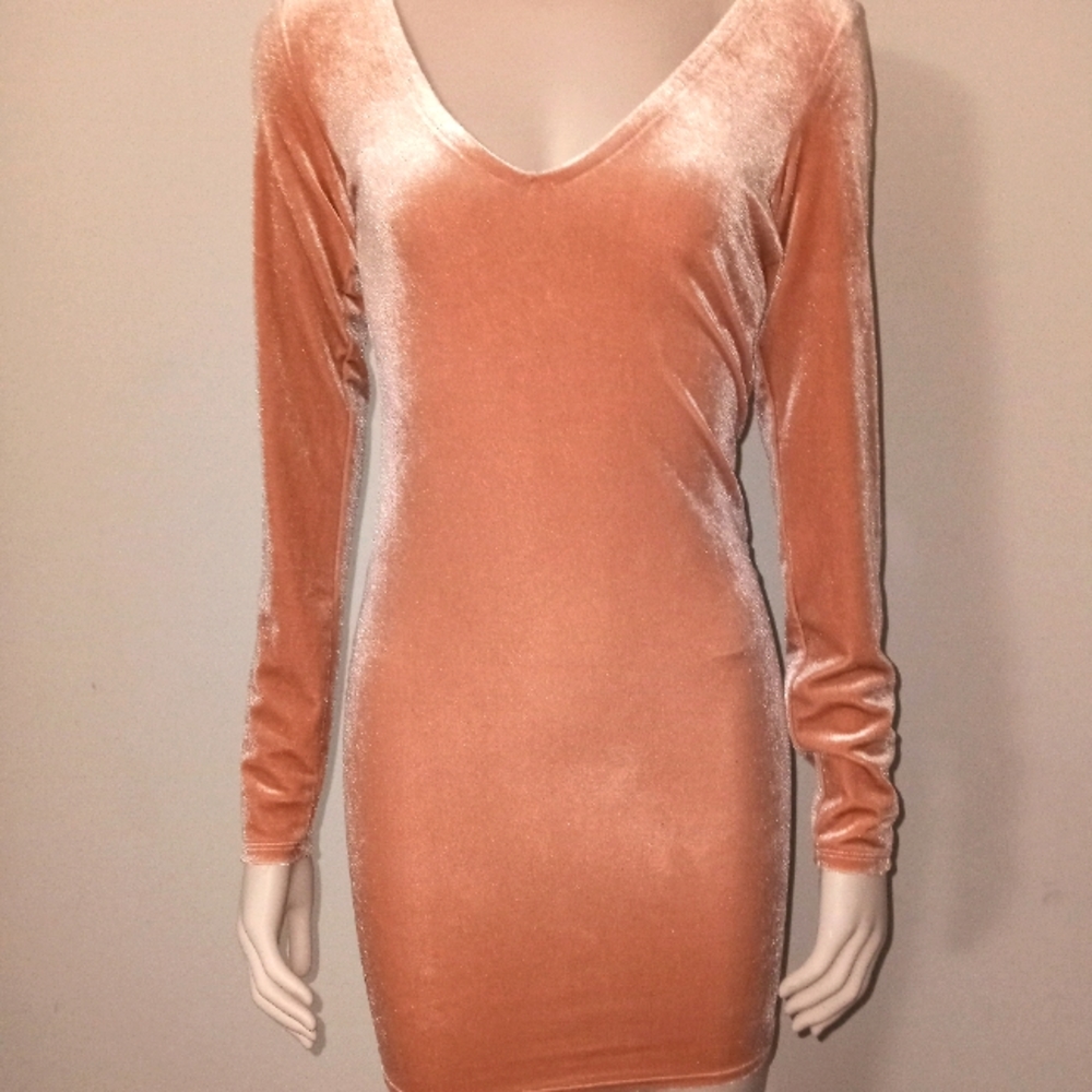 New rose gold long sleeve velvet dress Size small forever 21 pastel v neckline